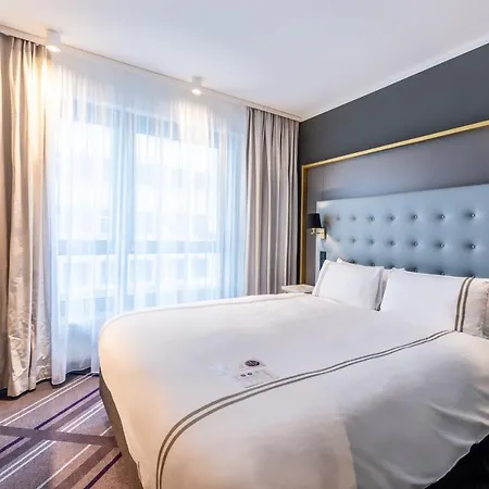 Premier Centre 3*