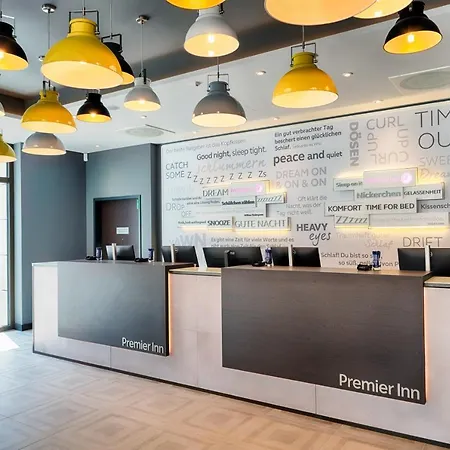 Premier Centre فندق 3*