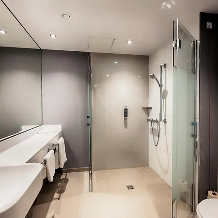 Premier Centre 3*