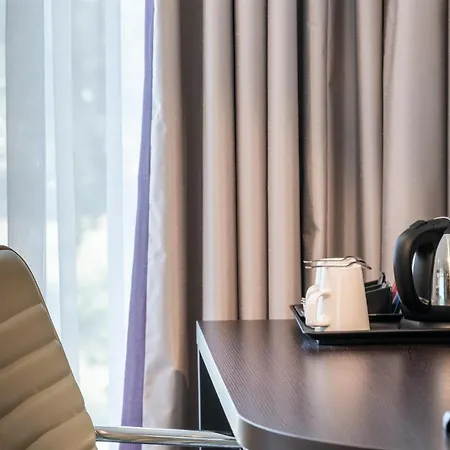 Premier Centre 酒店 3*